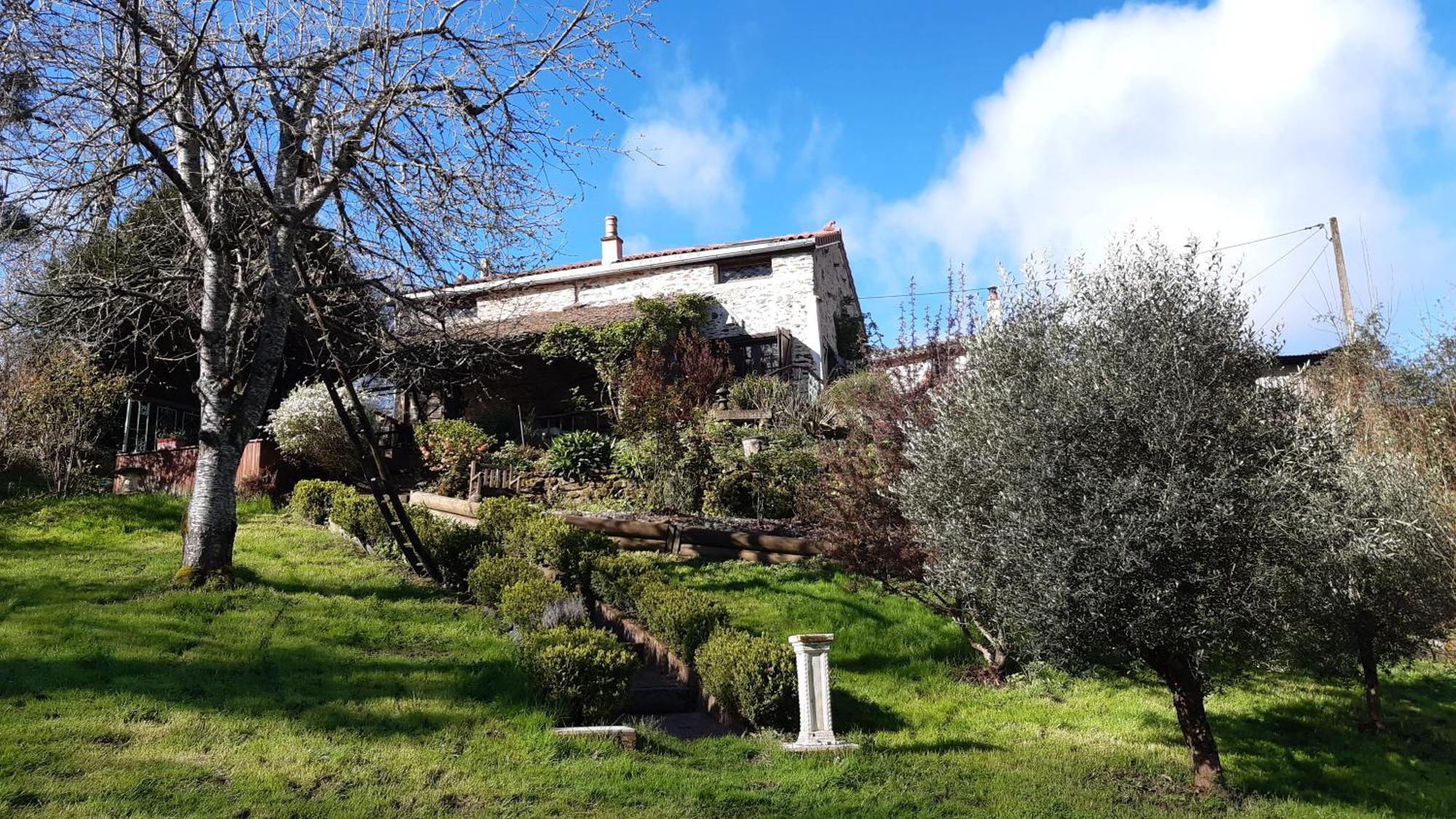 Au Coeur Des Loges Bed and Breakfast Saint-Bonnet-de-Bellac Buitenkant foto
